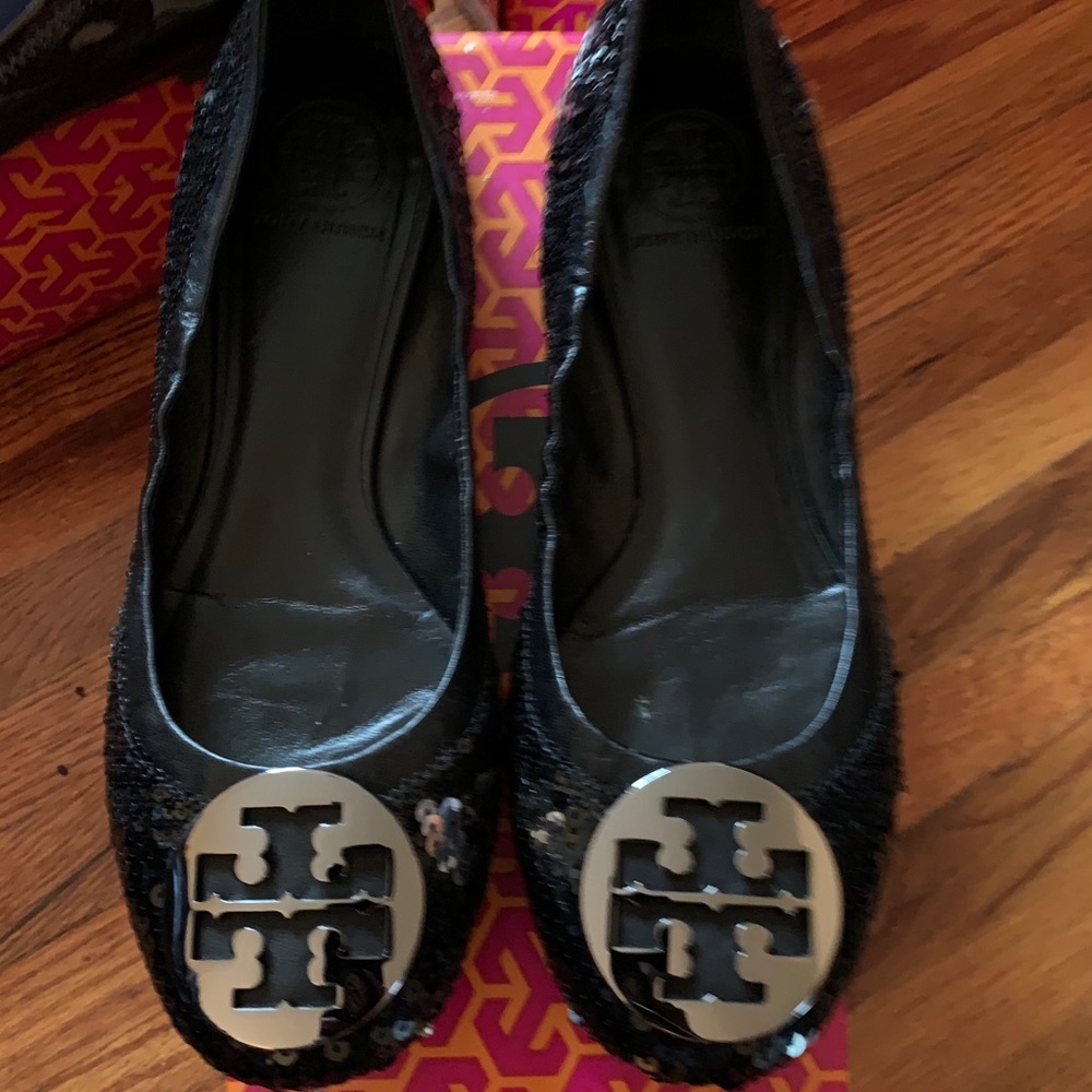 🛑SOLD!🛑 Tory Burch Black Reva Sequin